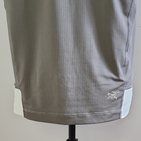 ARC'TERYX Cita gray color block athletic training tank top - Picture 4 of 14